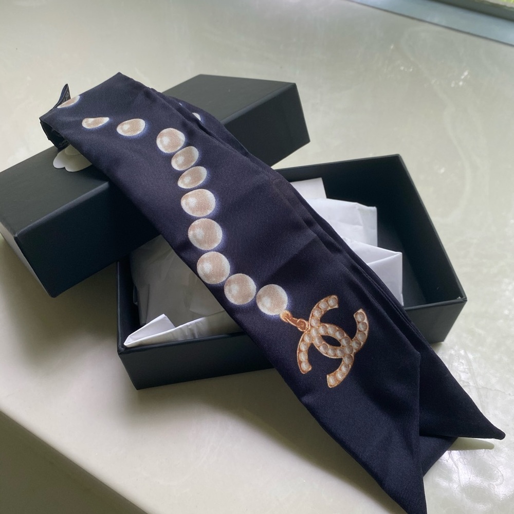 Chanel silk twill pearl navy